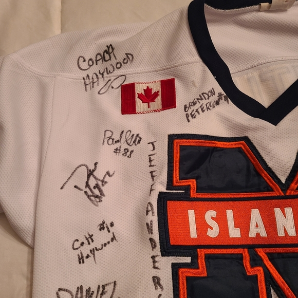 Signed hockey jersey XXXL - Picture 7 of 10